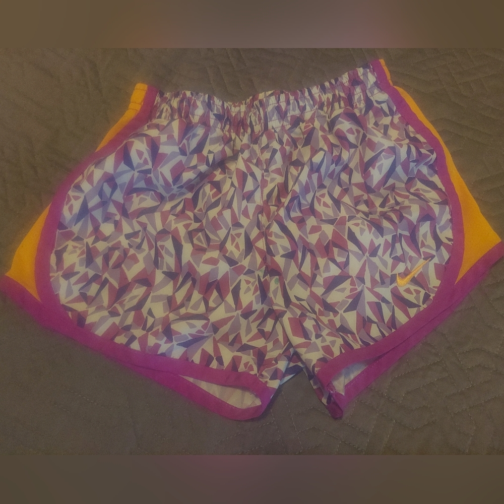 Nike girls running shorts 6x